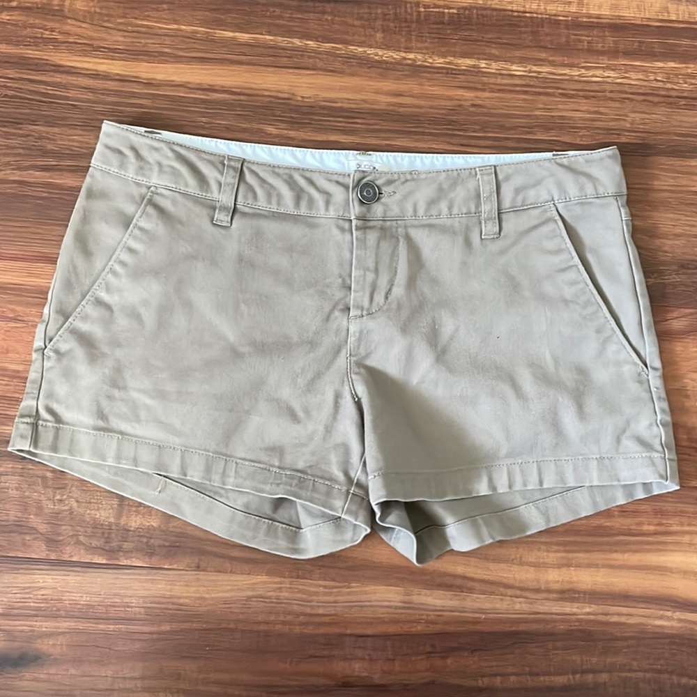 Volcom size 3 khaki shorts